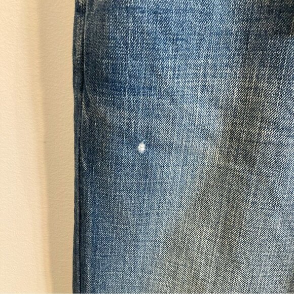 TOMMY HILFIGER Sz 40 x  30 Classic Lightly Distressed Jeans NWT - Picture 5 of 16
